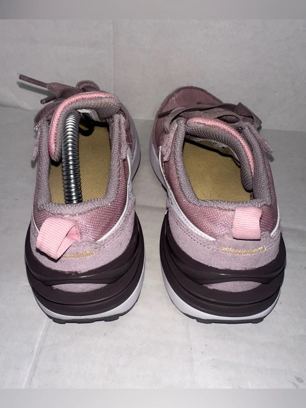 Nike Waffle One Fuchsia Girls Size 2.5Y Pink Walking Running Shoes Sneakers